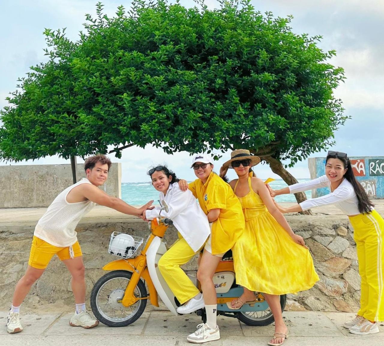 Ve Nha Homestay - Dao Phu Quy Cu Lao Thu エクステリア 写真
